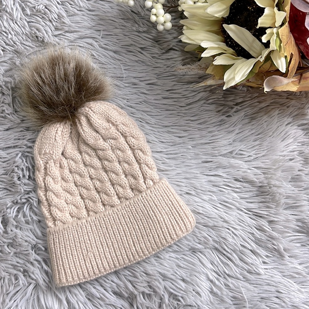 🌺Baby tan beanie with Pom Pom